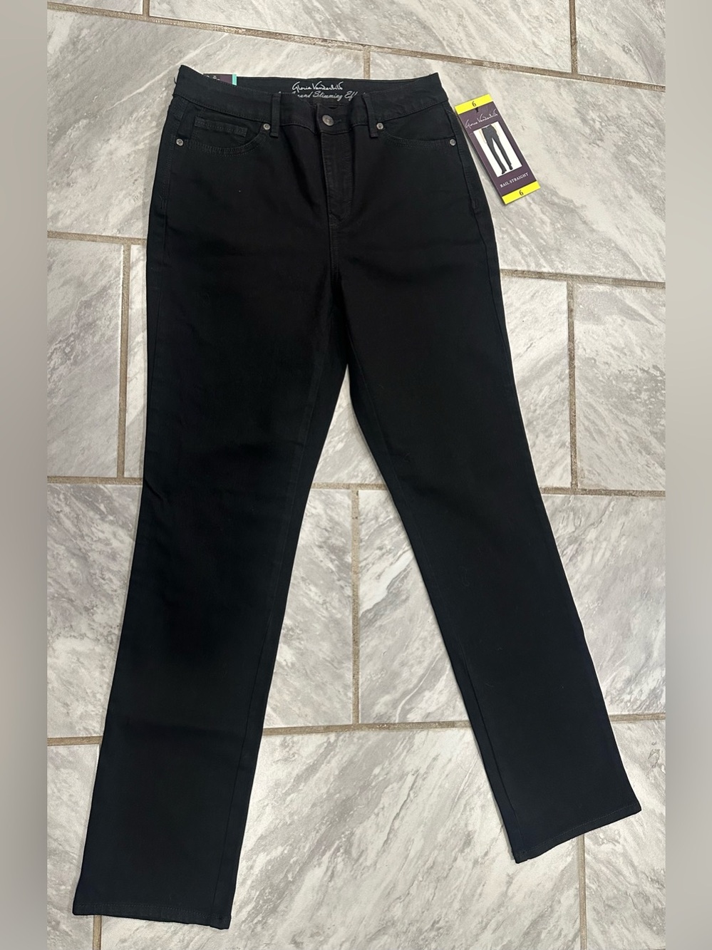 NWT Gloria Vanderbilt All-Around Slimming Effect Mid Rise Straight Jeans Black 6